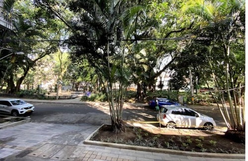 San Javier Apartment | Prime Laureles Location with Air Conditioning