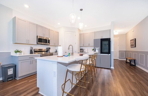 West Haven House | Prime-located family-friendly house close to Disney free essentials fast wifi