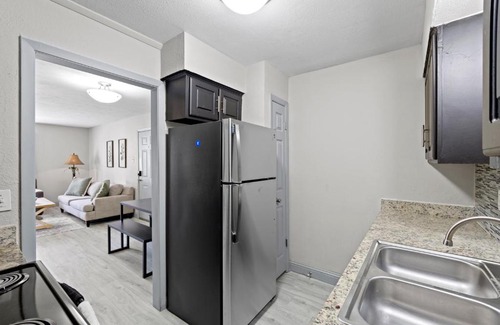 Lake Highlands Apartment | Prime Location: 1 King Bed Apt near Major Highways & Dallas Hospitals