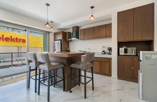 Centro - Supmza 001 Condo | Prime Location. 2 BR Condo w/Ocean View Pool.