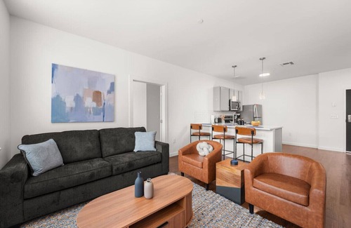 Hough Apartment | Prime Location 2BR Apt Near Clinic & CWRU