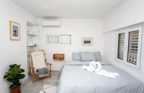 Tel Aviv Promenade Apartment | Prime Location 2BR Beach Flat