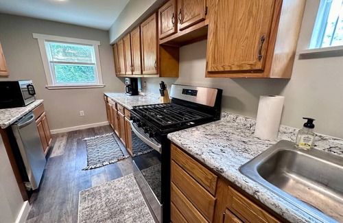 Pittsburgh House | Prime location 3 bed 1.5 bath
