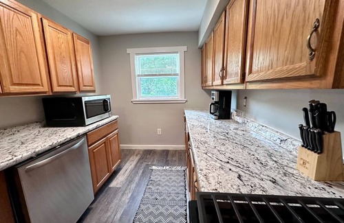 Pittsburgh House | Prime location 3 bed 1.5 bath