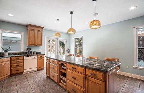 Long Branch House | PRIME LOCATION - 3 Blocks to Pier Village Boardwalk - Pet Friendly!