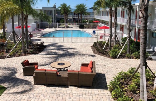 June Park House | Prime Location! 3 Comfortable Units, Free Parking, Near Melbourne Greyhound Park