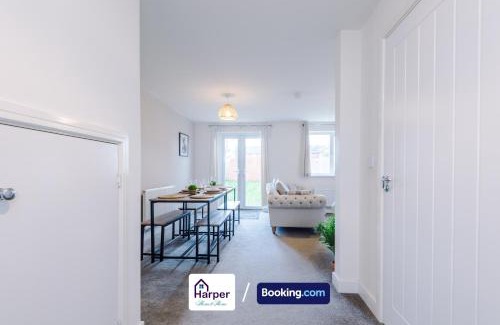 Chester House | Prime Location 3 storey By Harperletting Short Lets & Serviced Accommodation Chester With driveway Long or Short stays