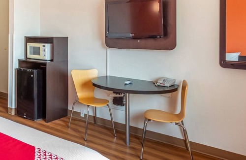 Shelby House | Prime Location, 4 Sleek Units w/Free Parking, Minutes to Lake Shel-oole