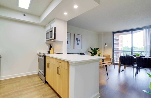 Pentagon City Apartment | Prime Location Apt Near Metro with Gym