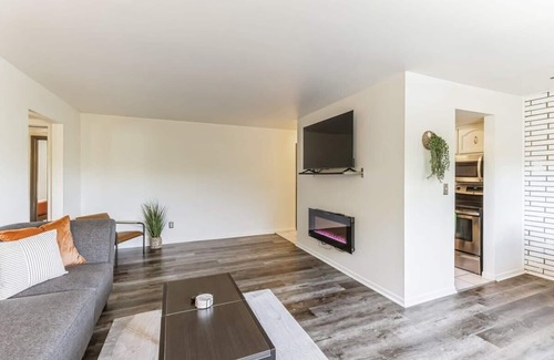 Ann Arbor Apartment | Prime Location! Cozy Stay by U of M