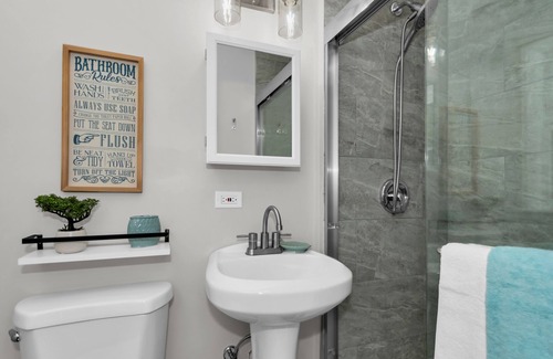 Schaumburg House | Prime Location, Cozy & Spacious home in Schaumburg