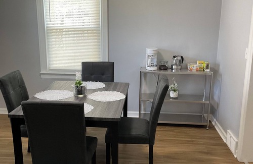 Youngstown House | Prime location:Downtown/Campus