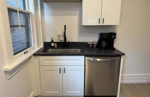 Italian Village House | PRIME Location - Free Parking - Top Rated