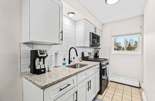 Mount Clemens Apartment | Prime Location! King Bed near Mt. Clemens Downtown