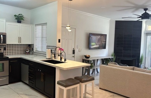 Paradise Valley Condo | Prime Location - Luxurious Scottsdale Condo