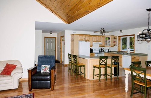 Haliburton Cottage | Prime location on Drag Lake!