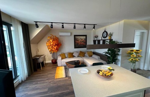 Varna City Centre Apartment | Prime Location! Outdoor Dining!