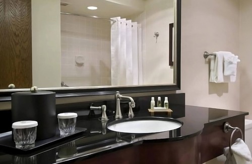 Elko Resort | Prime Location! Outdoor Pool, Parking, Pets Allowed, Near Ruby View Golf Course!