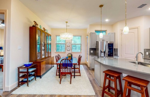Grogan's Mill House | Prime Location - Pool Access - Full Kitchen - W/D