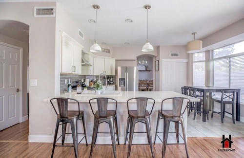 Chandler House | Prime Location, Private Pool, Office & Fast Wi-Fi!