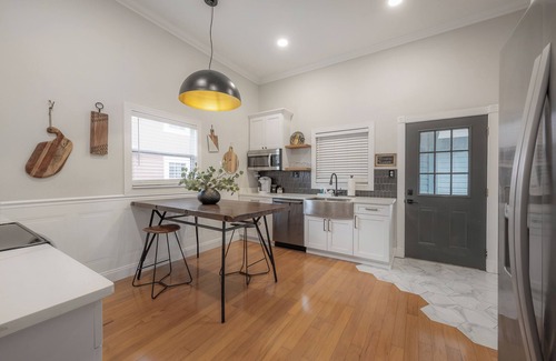Tampa Heights House | Prime Location: Steps to Armature Works & Riverwalk - Stylish Bungalow