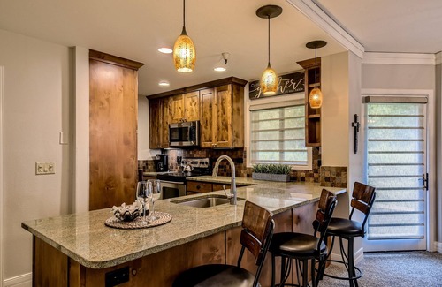 Peak 9 Condo | PRIME LOCATION -Summer Beauty 1 blk to Main St Village @ Breck Pool, hot tubs +