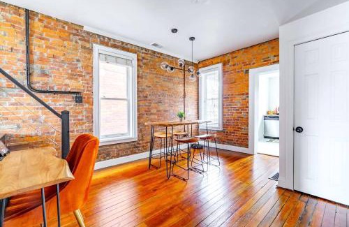 Italian Village House | Prime Location Top Rated Clean Parking Free!