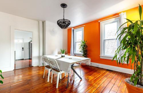 Italian Village House | Prime Location Top Rated Clean Parking Free!