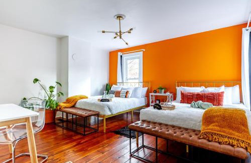 Italian Village House | Prime Location Top Rated Clean Parking Free!