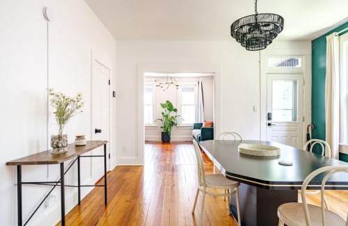 Italian Village House | Prime Location Top Rated Clean Parking Free!
