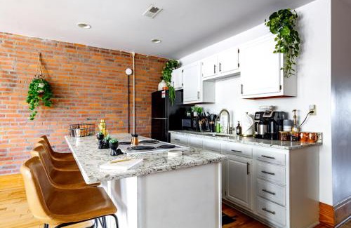 Italian Village Apartment | Prime Location Top Rated Clean Parking Free!