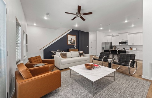 Arlington House | Prime Location | Walk to Cowboys Football + AT&T