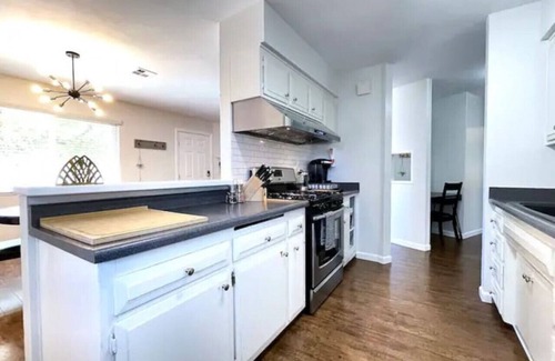Southeastern Sacramento House | Prime Location-Walk to Land Park