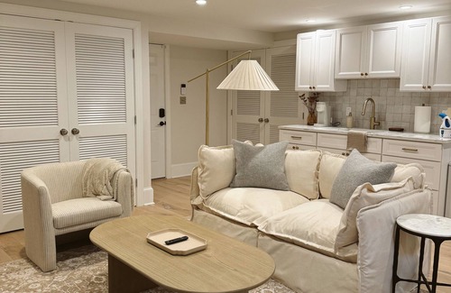 Bethesda Apartment | Prime location! Walkable Bethesda Terrace Apt
