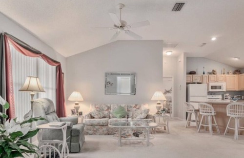 Santiago House | Prime Location with Access