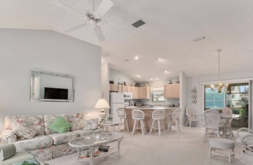 Santiago House | Prime Location with Access