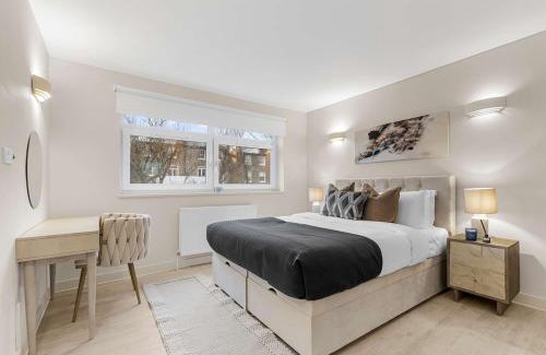 Queen's Park Apartment | Prime Location with Modern Comfort