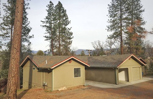 Oakhurst House | Prime Location Yosemite Adventure by Casa Oso