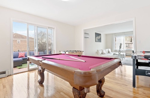 Southeast Yonkers House | Prime Luxury NYC with Balcony+Gameroom+Free Parking!