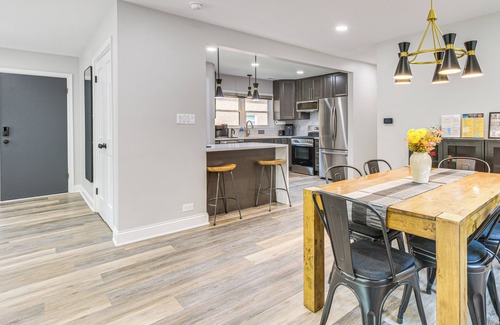 Oak Park Apartment | Prime Oak Park Location: Modern Home w/Yard!
