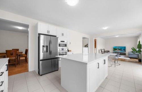 Otonabee-South Monaghan House | Prime Peterborough - 4BR and Office, Newly Renovated