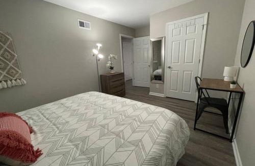 Durham Apartment | * Prime Place * Pet Friendly * King Bed *