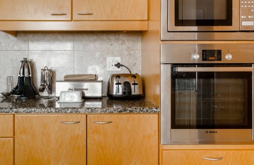 Bantry Bay House | Prime position! Close to Clifton & Camps Bay Beaches, Cape Town City Centre.