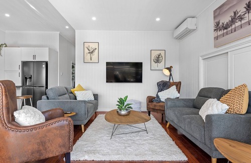 Scarborough Apartment | "Prime Position" - Scarborough Q 4020