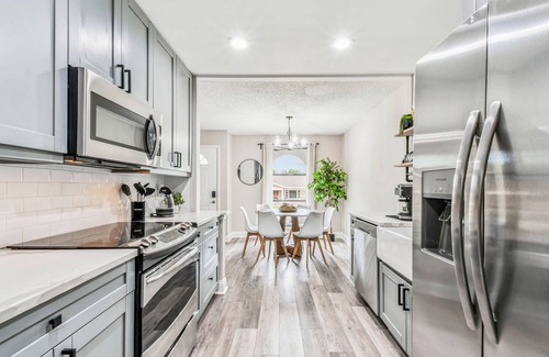 Port Tampa City House | Prime S Tampa Location with Hot Tub, Deck, Grill, Near Beach!