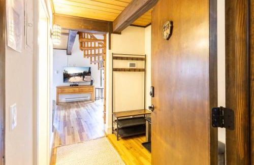 Warm Springs House | Prime Ski-in/Ski-out Condo at Edelweiss