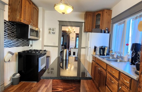 Kitsilano House | Prime Spot :Entire House, Lrg Yard, By Kits Beach