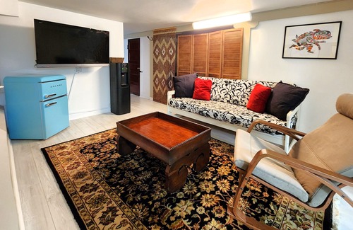 Kitsilano House | Prime Spot :Entire House, Lrg Yard, By Kits Beach
