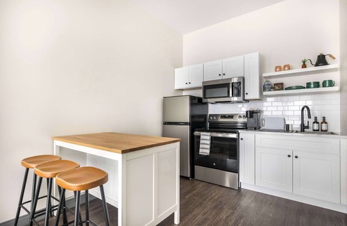 Macon Apartment | Prime Spot Near Atrium Hosp | 1 Mi to Cherry St; Mercer Music at Capricorn – ~12