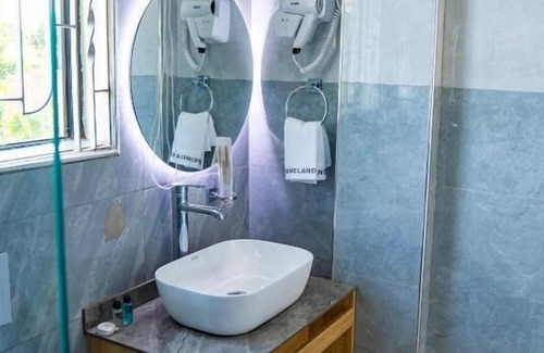 Moshi Hotel | PRIMELAND HOTEL